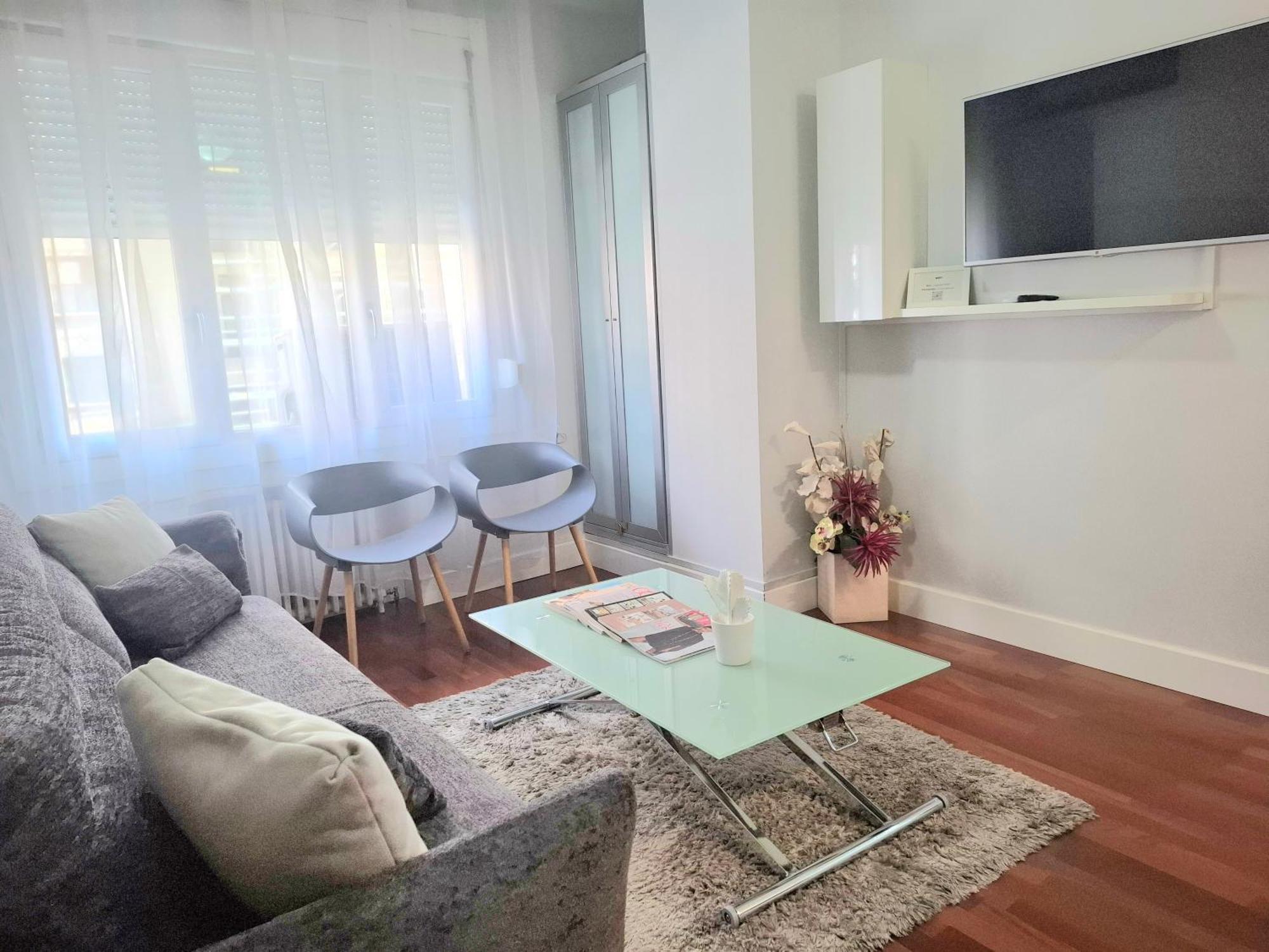 Gran Via - Excellent Apartamento Temporal — Photos 1